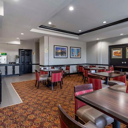 Quality Inn & Suites I-35 E-Walnut Hill Dallas Extérieur photo