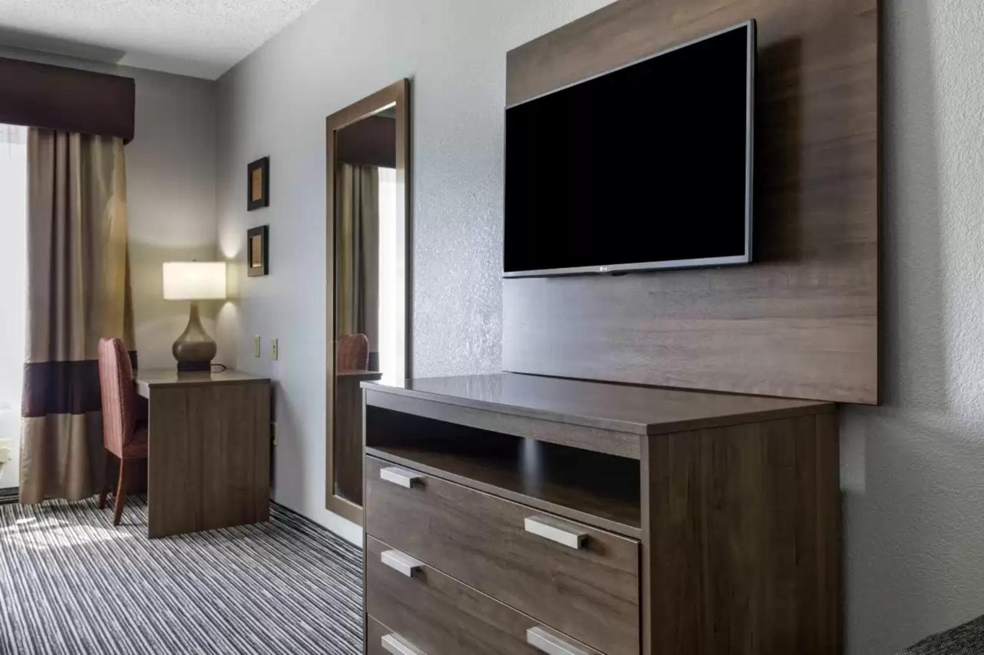 Quality Inn & Suites I-35 E-Walnut Hill Dallas Extérieur photo