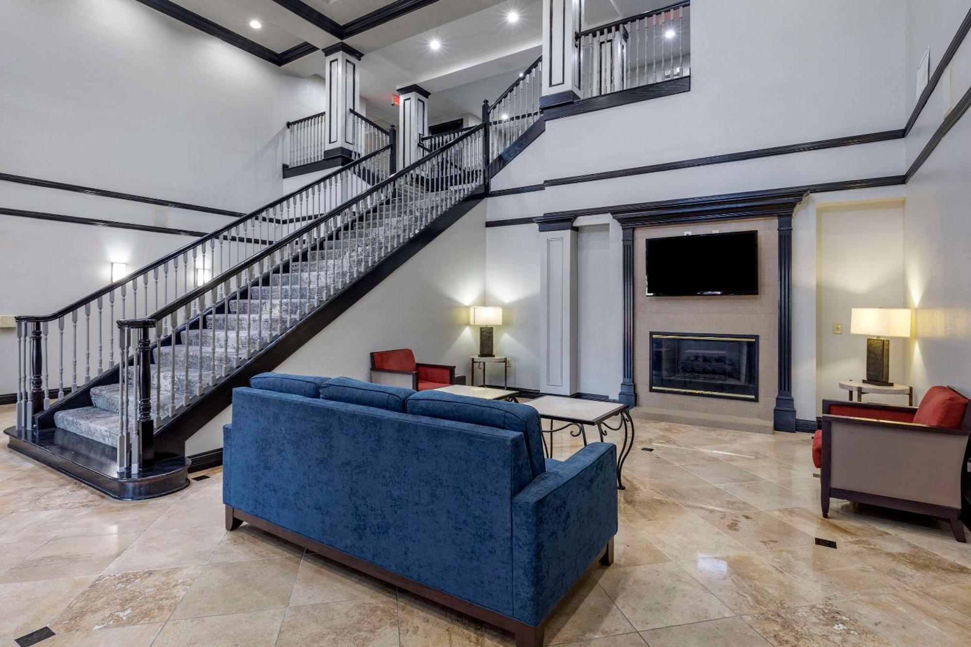 Quality Inn & Suites I-35 E-Walnut Hill Dallas Extérieur photo