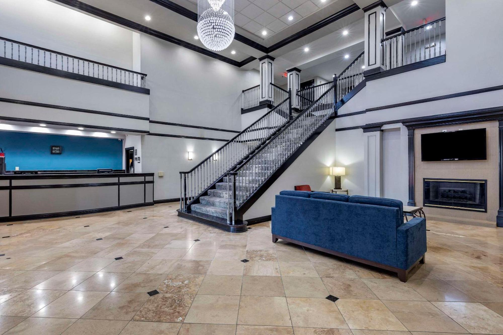 Quality Inn & Suites I-35 E-Walnut Hill Dallas Extérieur photo