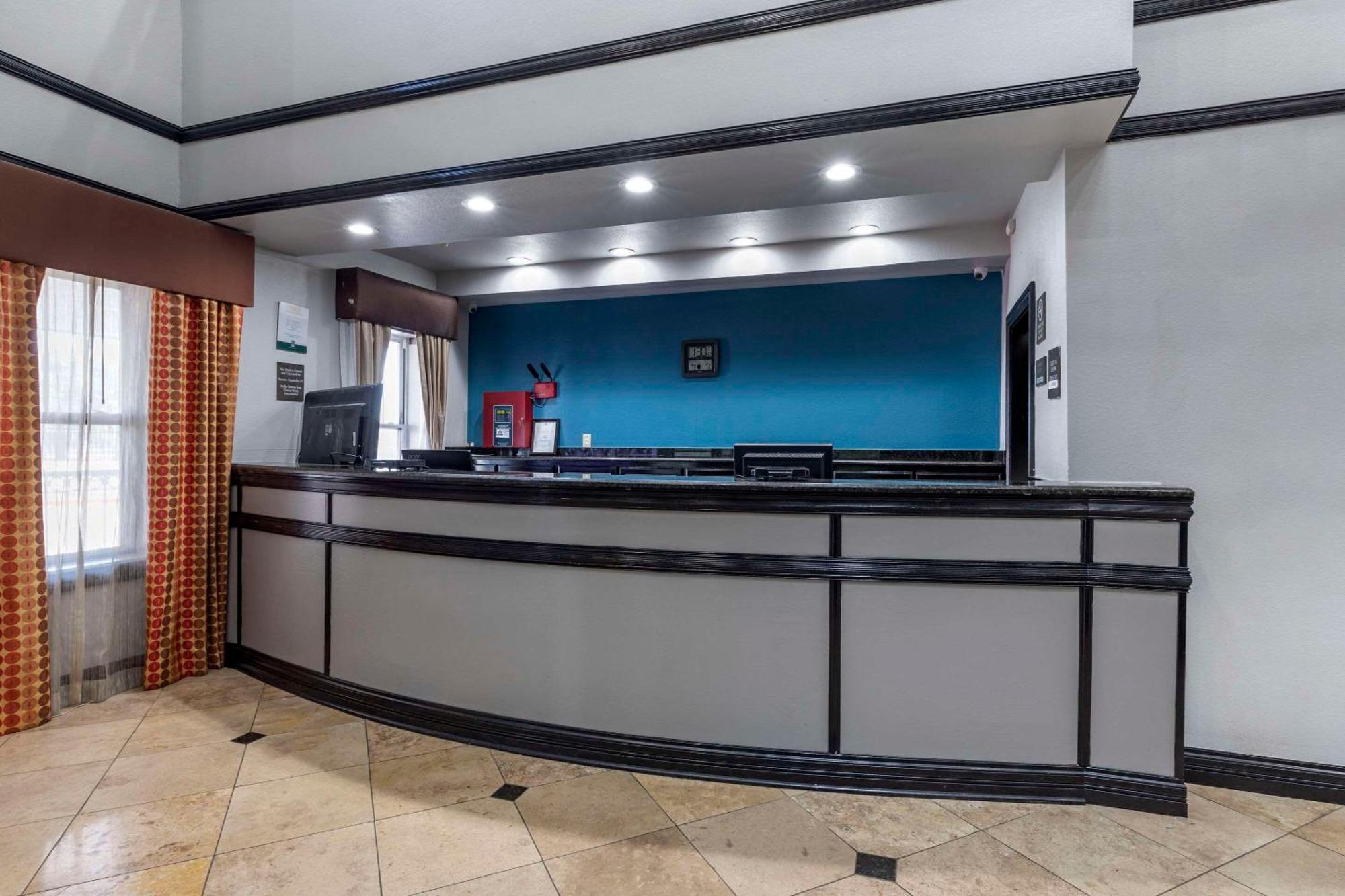 Quality Inn & Suites I-35 E-Walnut Hill Dallas Extérieur photo