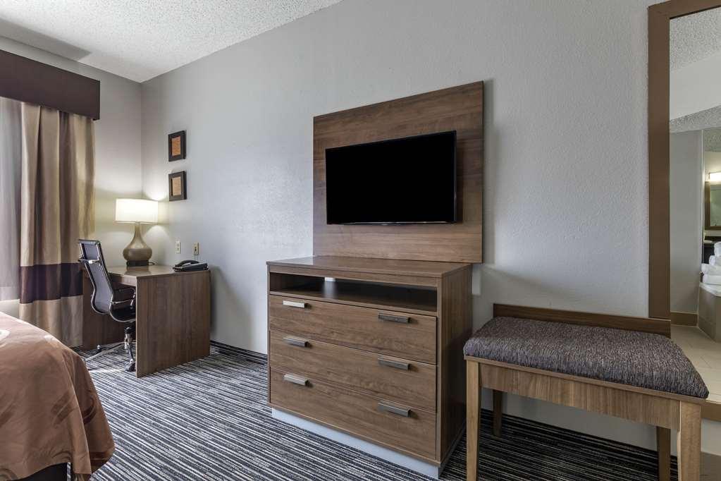 Quality Inn & Suites I-35 E-Walnut Hill Dallas Chambre photo